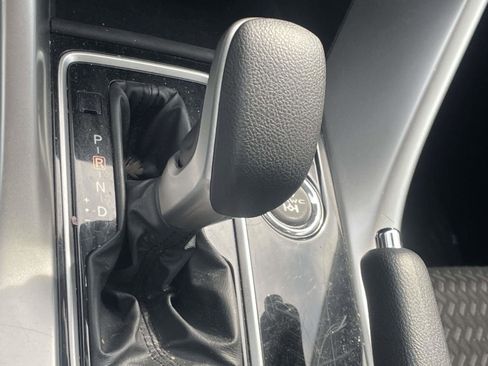 Used 2024 Mitsubishi Eclipse Cross LE image 19