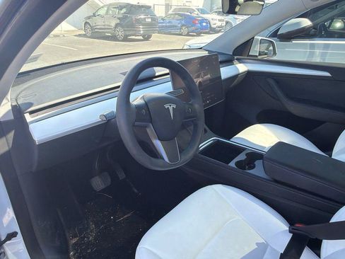 Used 2023 Tesla Model Y Long Range AWD/4WD image 11