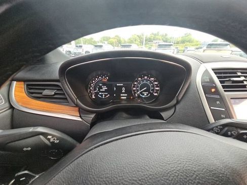 Used 2019 Lincoln MKC Select w/ MKC Climate Package AWD/4WD image 19