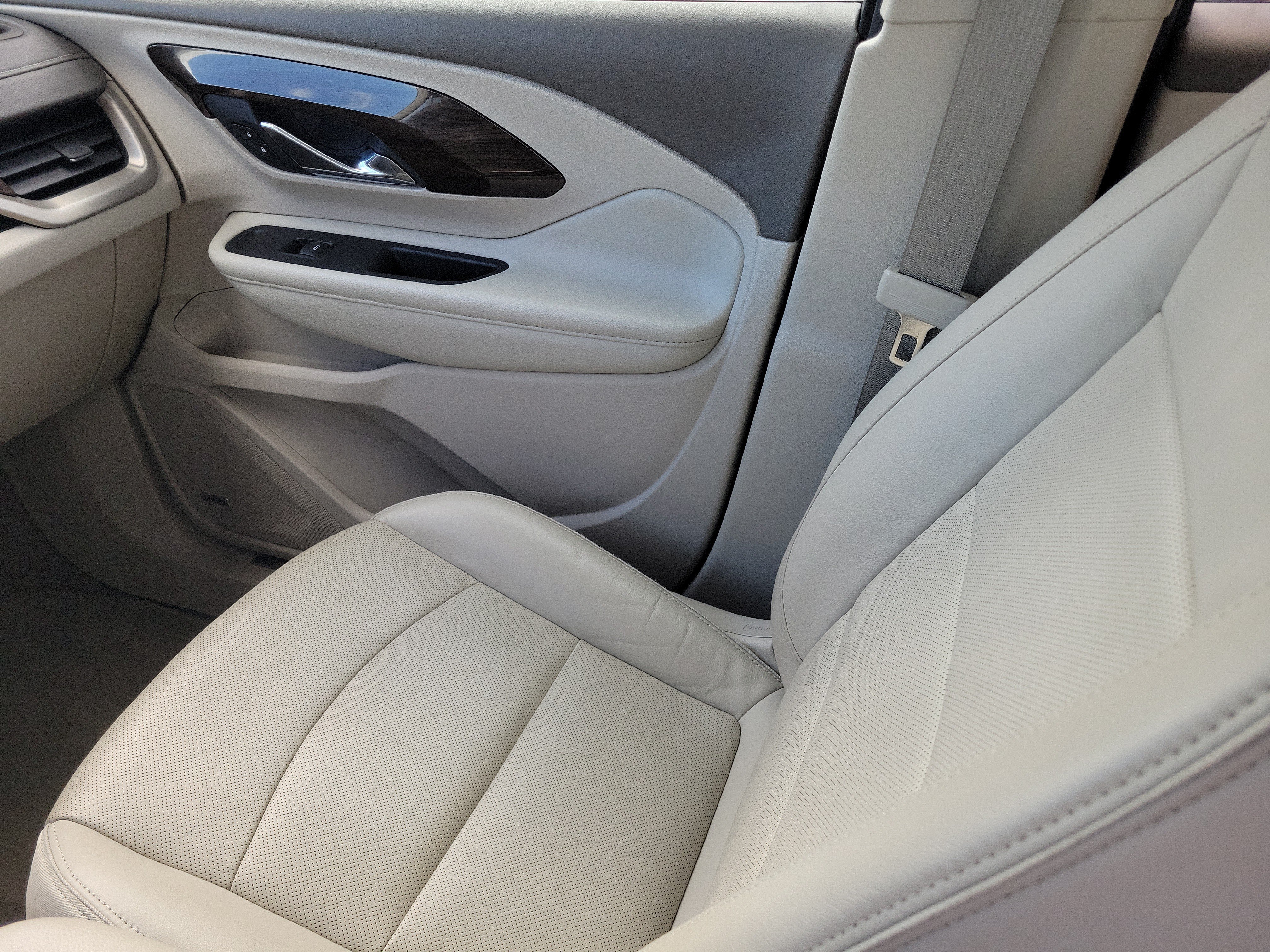 Used 2020 GMC Terrain Denali w/ Denali Premium Package FWD image 18