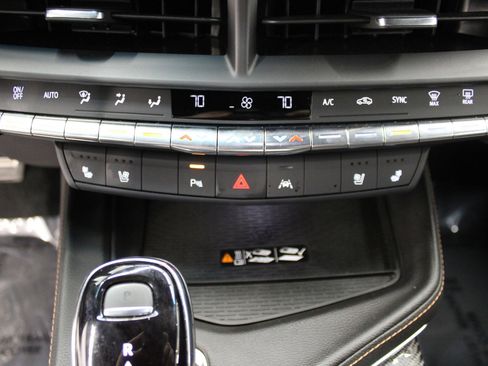 Used 2023 Cadillac CT4 V w/ Navigation Package image 39