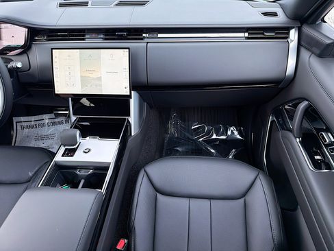 New 2026 Land Rover Range Rover SE AWD/4WD image 18