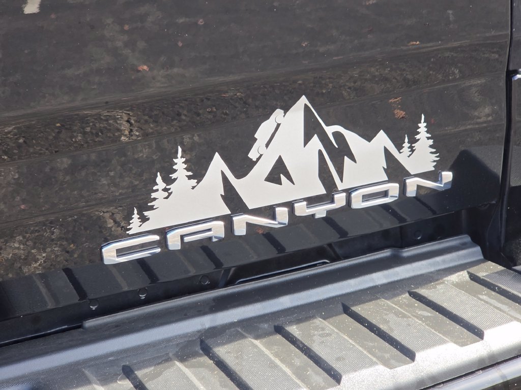 Used 2022 GMC Canyon Denali w/ Denali Black Edition Package AWD/4WD image 22