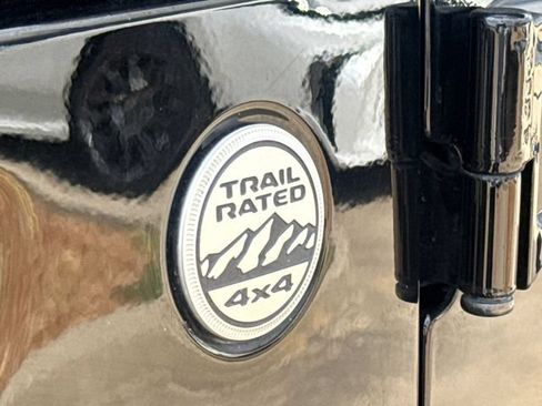 Used 2020 Jeep Gladiator Overland AWD/4WD image 6