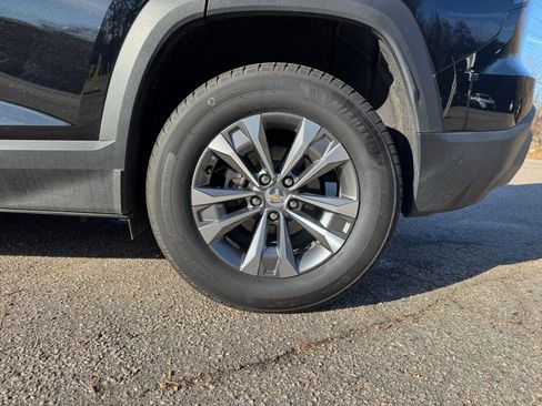 Used 2025 Chevrolet Equinox LT image 24