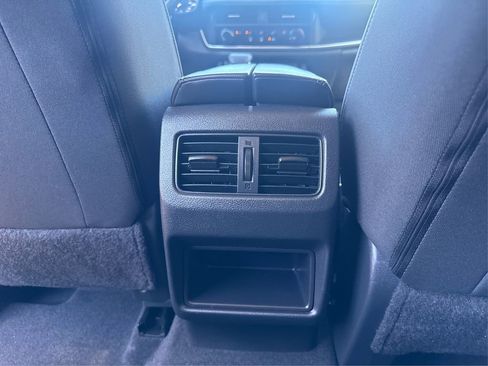 Used 2023 Nissan Rogue S image 28