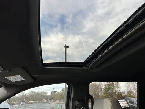 Used 2025 Chevrolet Silverado 2500 LTZ w/ LTZ Premium Package image 24