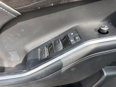 Used 2021 Toyota Highlander Platinum image 19