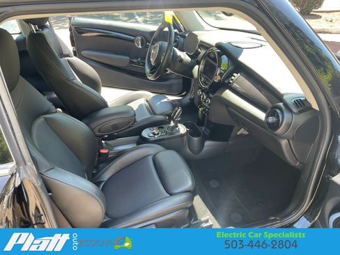 Used 2021 MINI Cooper SE w/ 6.5" Touchscreen Package FWD image 40