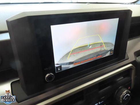 Used 2025 Toyota Tacoma TRD Sport AWD/4WD image 19