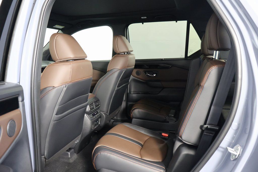 New 2026 Honda Pilot TrailSport image 6