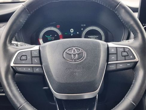 Used 2024 Toyota Grand Highlander Platinum image 28