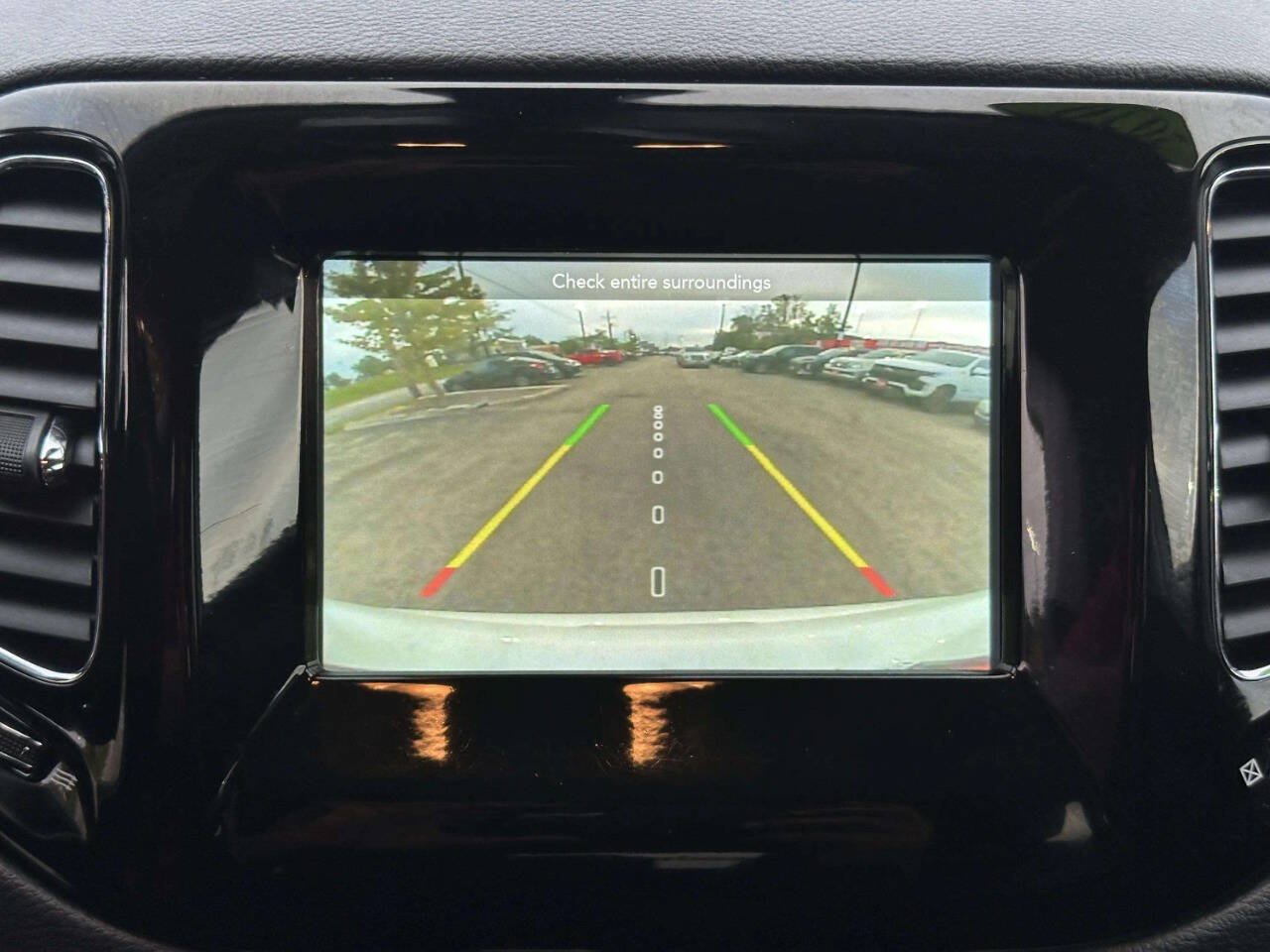 Used 2020 Jeep Compass Latitude AWD/4WD image 32