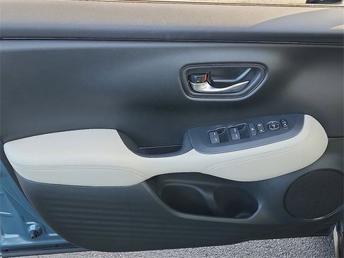 Used 2023 Honda HR-V LX image 12