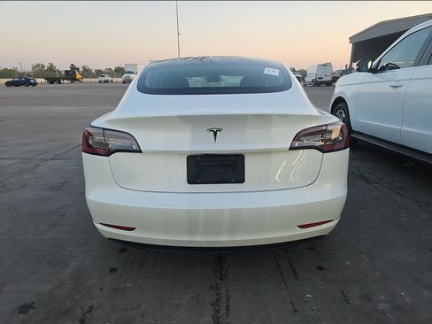 Used 2020 Tesla Model 3 Standard Range RWD image 5
