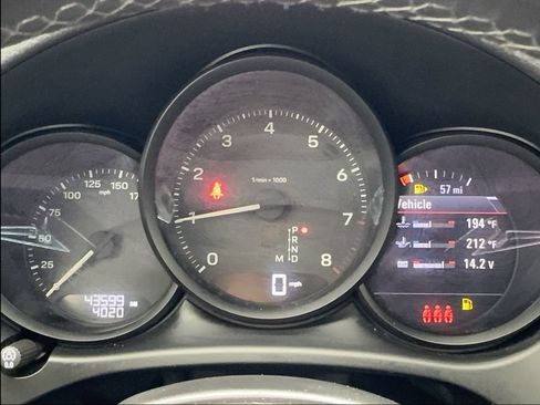 Used 2023 Porsche Macan AWD/4WD image 40