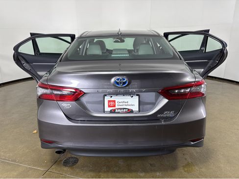 Used 2023 Toyota Camry XLE image 18