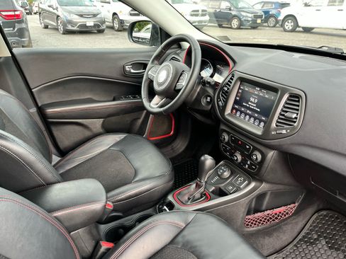 Used 2017 Jeep Compass Trailhawk w/ Cold Weather Group AWD/4WD image 35
