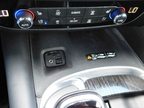 Used 2021 Buick Enclave Avenir w/ LPO, Hit The Road Package AWD/4WD image 46