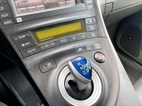 Used 2011 Toyota Prius Four w/ Solar Roof Pkg FWD image 33