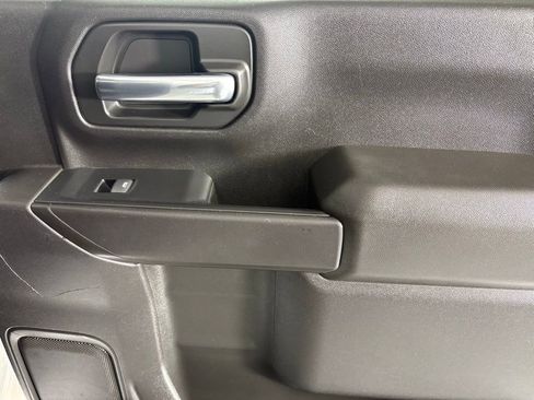 Used 2024 Chevrolet Silverado 2500 Custom w/ Custom Value Package image 18