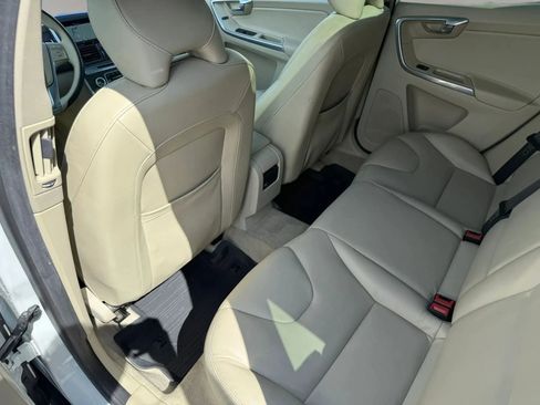 Used 2016 Volvo XC60 T5 Premier w/ Protection Package AWD/4WD image 34
