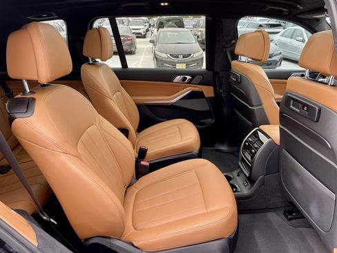 Used 2021 BMW X7 xDrive40i w/ M Sport Package image 31