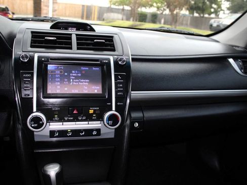 Used 2012 Toyota Camry SE image 8