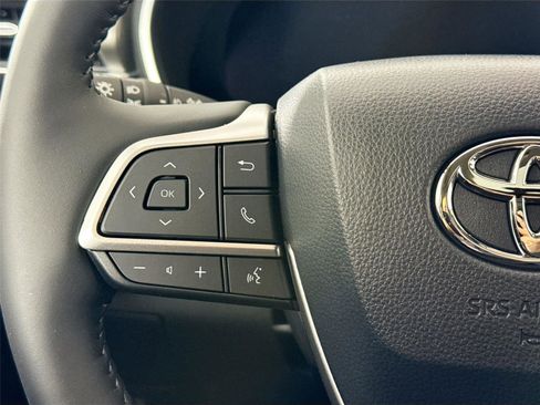 New 2026 Toyota Highlander Limited image 18