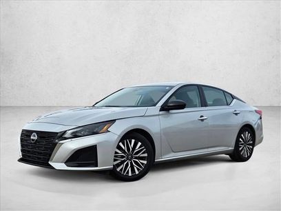 Used 2024 Nissan Altima 2.5 SV