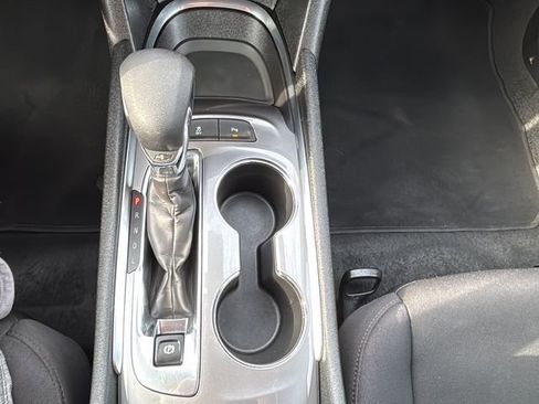 Used 2025 Chevrolet Malibu LT FWD image 25