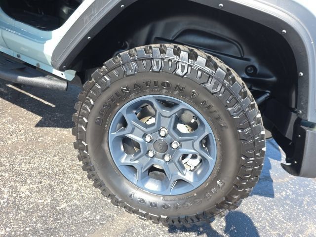 Used 2023 Jeep Wrangler Unlimited w/ Sun & Screen Package AWD/4WD image 37