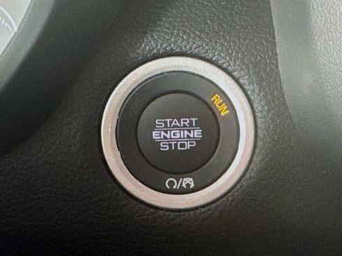 Used 2025 RAM 1500 Lone Star image 17