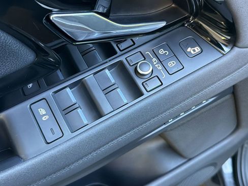 Used 2020 Land Rover Range Rover Evoque SE AWD/4WD image 22