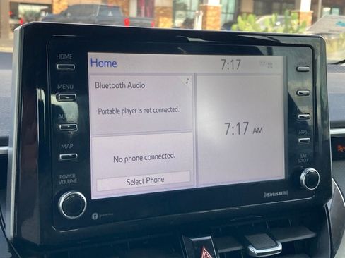 Used 2021 Toyota Corolla LE FWD image 18