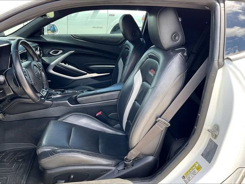 Used 2016 Chevrolet Camaro SS RWD image 16
