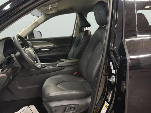 Used 2026 Toyota Grand Highlander FWD image 16