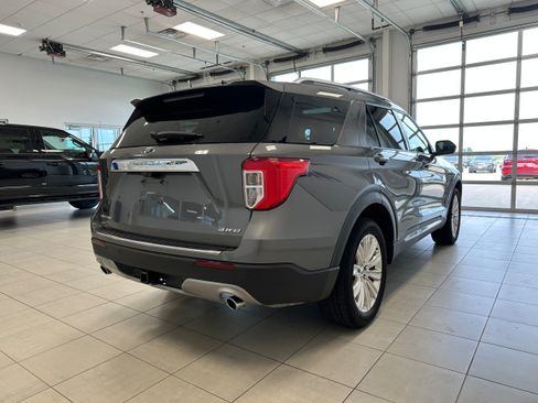 Used 2023 Ford Explorer Limited w/ Limited Technology Package AWD/4WD image 5