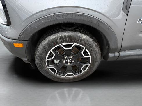 Certified 2025 Ford Bronco Sport Outer Banks w/ Outer Banks Tech Package+ AWD/4WD image 29