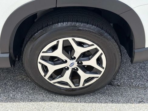 Certified 2023 Subaru Forester Premium AWD/4WD image 20