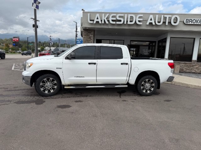 Used 2013 Toyota Tundra 4x4 CrewMax w/ SR5 Pkg image 4