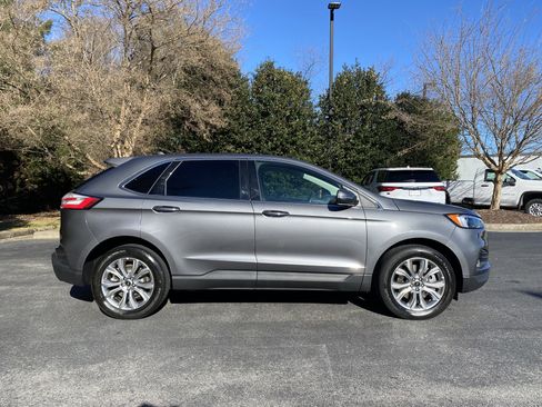 Used 2024 Ford Edge Titanium image 10