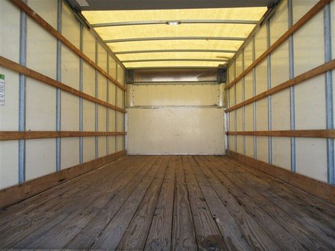 Used 2016 Ford E-350 and Econoline 350 Super Duty image 11