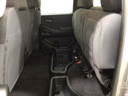 Used 2024 Nissan Frontier SV image 21