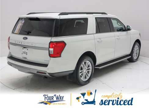 Used 2023 Ford Expedition Max XLT AWD/4WD image 4
