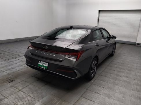 Used 2025 Hyundai Elantra Limited FWD image 9