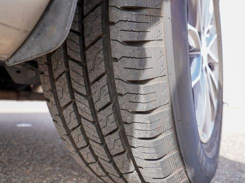 Used 2023 Buick Enclave Essence image 21