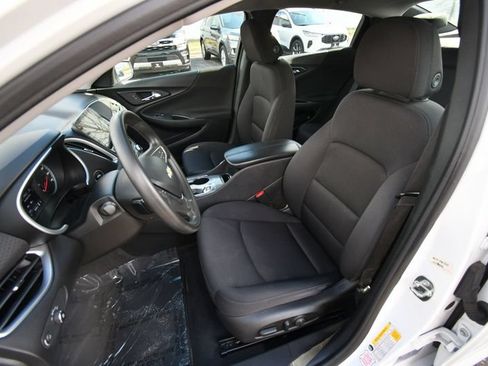 Used 2023 Chevrolet Malibu LT FWD image 13