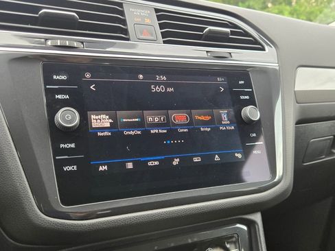 Certified 2023 Volkswagen Tiguan SE FWD image 19