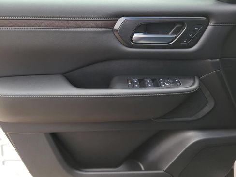 New 2026 Nissan Armada SL w/ Captain's Chari Seat Package RWD image 18